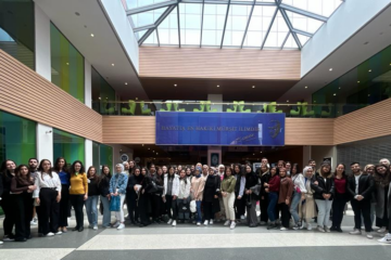 Tıbbi Laboratuvar Teknikleri Programı Akademisyenleri ile Öğrencilerinin  Sempozyuma Katılımı